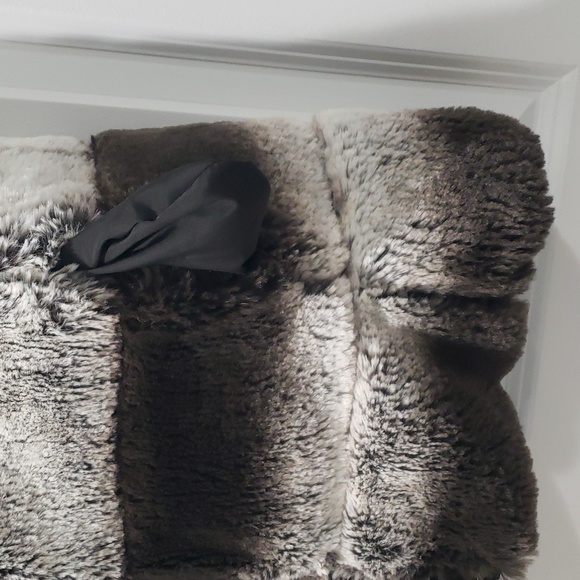 NWT Dylan by True Grit Faux Aspen Fur Love Vest Striped Chinchilla Look Size Sm - Picture 3 of 6